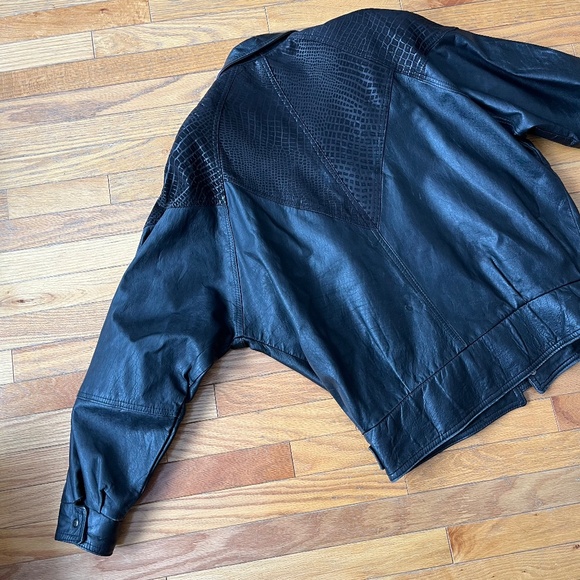 Vintage 80s Black Leather Bomber Jacket - Picture 9 of 11